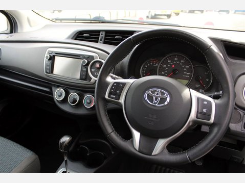 Toyota Yaris VVT-I TR 10