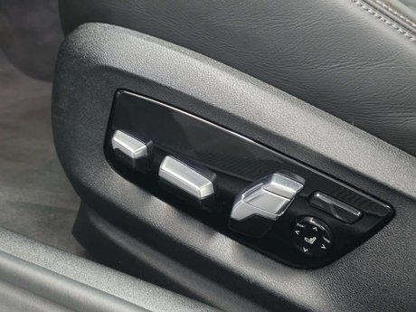 BMW M5 4.4 V8 GPF Saloon 4dr Petrol Steptronic xDrive Euro 6 (s/s) (600 ps) 25