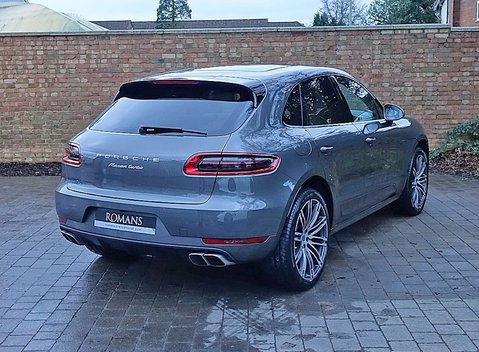 Porsche Macan Turbo 6
