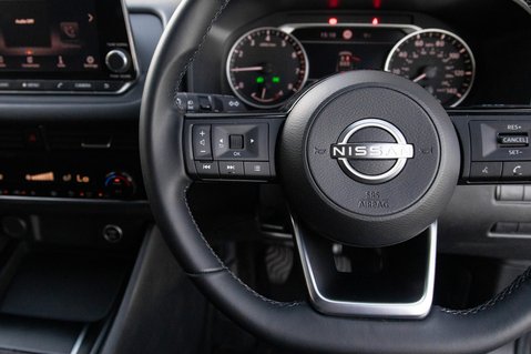 Nissan Qashqai DIG-T ACENTA PREMIUM MHEV 19