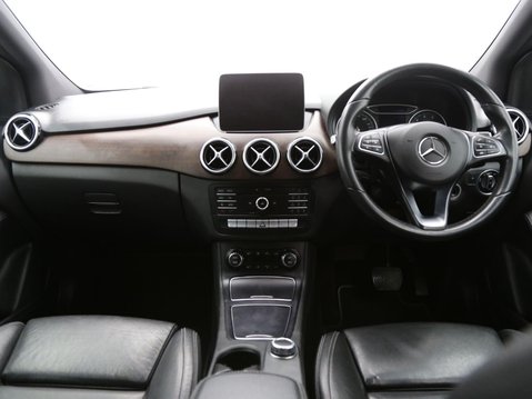 Mercedes-Benz B Class 1.6 B180 Exclusive Edition 7G-DCT Euro 6 (s/s) 5dr 9