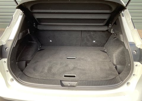 Nissan Qashqai DIG-T N-CONNECTA MHEV 18