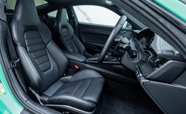Porsche 911 Carrera GTS (992.2) 15