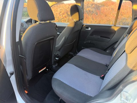 Ford Fusion 1.6 Fusion Zetec Auto 5dr 18