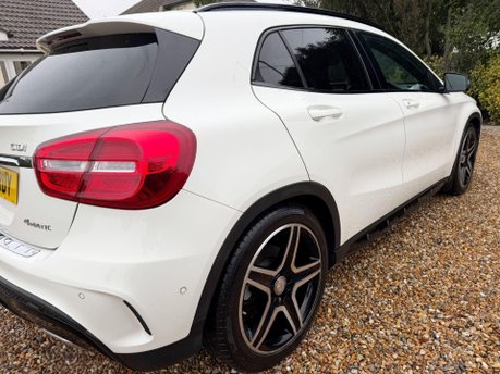 Mercedes-Benz GLA 2.1 GLA220d AMG Line (Premium Plus) SUV 5dr Diesel 7G-DCT 4MATIC Euro 6 (s/ 9