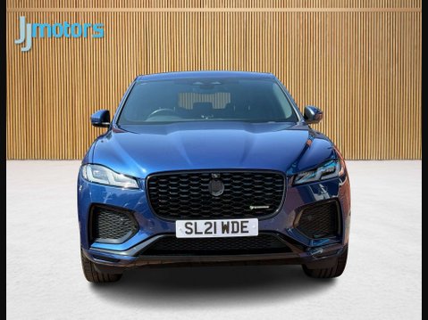 Jaguar F-Pace 2.0 D200 MHEV R-Dynamic SE SUV 5dr Diesel Auto AWD Euro 6 (s/s) (204 ps) 4