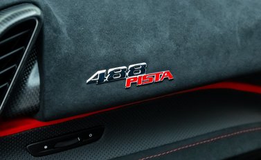 Ferrari 488 Pista Piloti 27