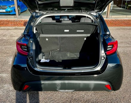 Toyota Yaris 1.5 Yaris Design HEV CVT 5dr 67