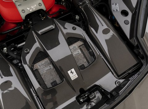 Ferrari 812 Superfast 33