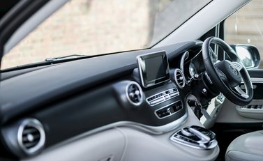 Mercedes-Benz V Class D AMG Line (Extra Long) 16