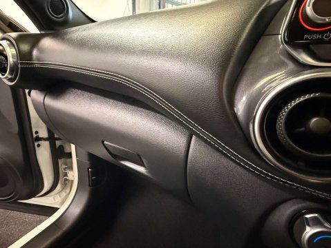 Nissan Juke 1.0 Juke N-Connecta DiG-T 5dr 36