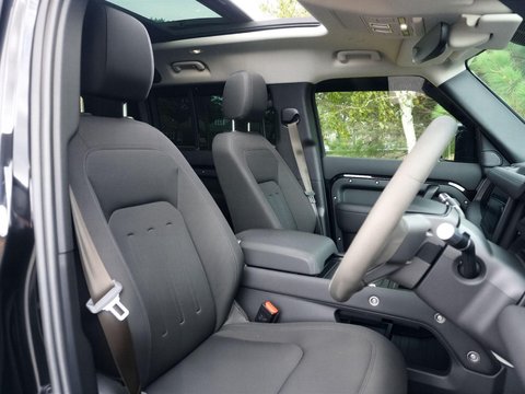 Land Rover Defender 2.0 SD4 S Auto 4WD Euro 6 (s/s) 5dr 31