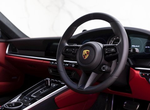 Porsche 911 Turbo S (992) 9