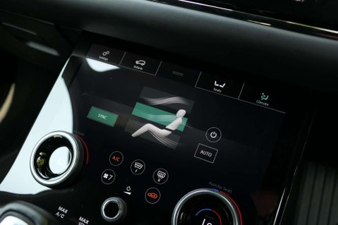 Land Rover Range Rover Evoque R-DYNAMIC HSE MHEV 34