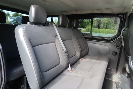Renault Trafic 1.6 dCi ENERGY 27 Sport Nav Minibus Double Cab 5dr Diesel Manual SWB Euro 6 9