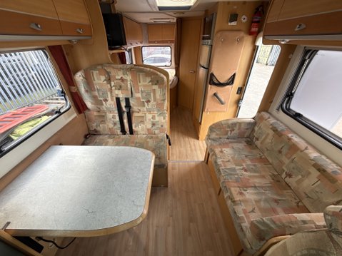 Renault Master LUNAR PREMIER H622 4-BERTH MOTORHOME 8