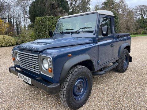 Land Rover Defender 2.4 TDCi Pickup 2dr Diesel Manual 4WD SWB Euro 4 (122 bhp) 9
