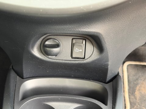 Toyota Yaris VVT-I EXCEL 36