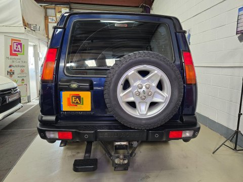 Land Rover Discovery 2.5 TD5 ES Premium Station Wagon 5dr Diesel Automatic (7 Seats) (284 g/km, 8