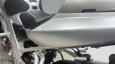 Suzuki SV650 SV650 2003 31K LONG MOT PERFECT A2 BIKE VTWIN SERVICED 650CC 40