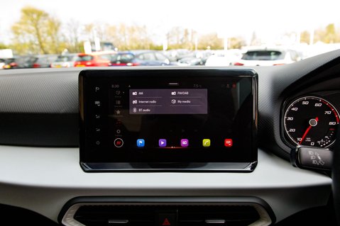 SEAT Arona TSI SE TECHNOLOGY 26