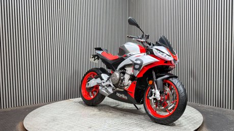Aprilia Tuono 660 2021 ONLY 11K STUNNING BIKE NEW TYRES MID WEIGHT NAKED 2