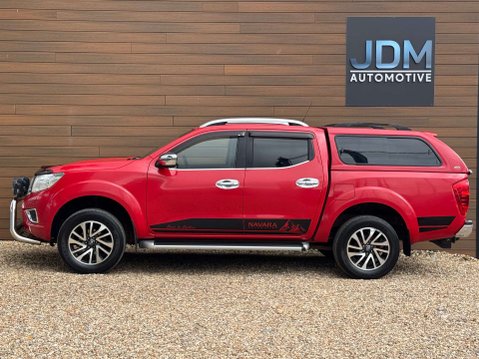 Nissan Navara 2.3 Navara Tekna dCi 4WD 5dr 9