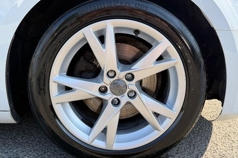 Audi A4 AVANT TDI ULTRA SPORT - APPLE CAR PLAY - CC - ROCK GREY LEATHER - 55