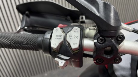 Ducati Multistrada 1200 1200 S Adventure Bike 2015 only 7K full Ducati history 25