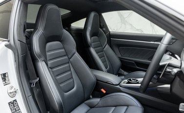 Porsche 911 Turbo S (992) 14