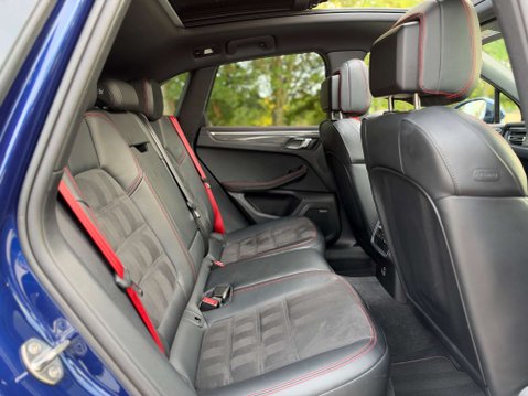 Porsche Macan 2.9 Macan GTS Semi-Auto 4WD 5dr 25