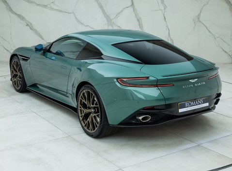 Aston Martin DB12 Coupe 9