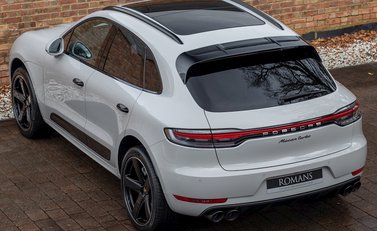 Porsche Macan Turbo 9