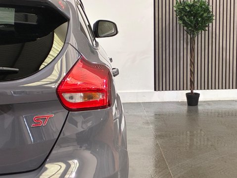 Ford Focus 2.0 TDCi ST-3 Euro 6 (s/s) 5dr 52