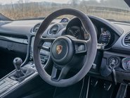 Porsche 718 Cayman GT4 13