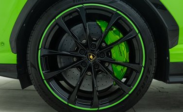 Lamborghini Urus PEARL CAPSULE 35