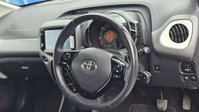 Toyota Aygo 1.0 VVT-i x-play Hatchback 5dr Petrol x-shift Euro 6 (Safety Sense) (71 ps) 51