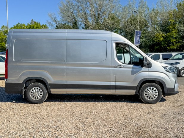 Maxus Deliver 9 LWB L3H2 Medium Roof LUX Air Con Alloys Camera Sensors SELECT 5