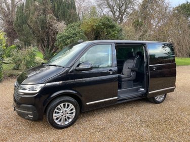 Volkswagen Caravelle 2.0 TDI Executive MPV 5dr Diesel DSG Euro 6 (s/s) (150 ps) 4