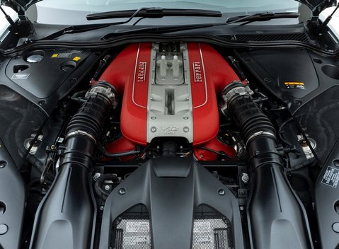 Ferrari 812 Superfast 32