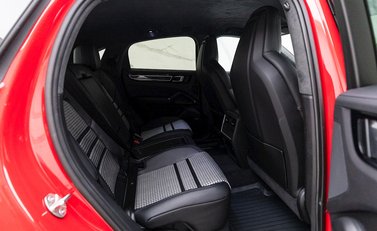 Porsche Cayenne GTS Coupé 13