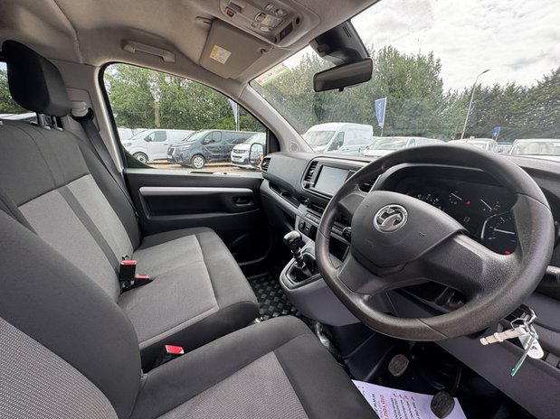Vauxhall Vivaro Crew Cab LWB L2H1 Low Roof Sportive 2900 Air Con Sensors EURO 6 NO VAT 20