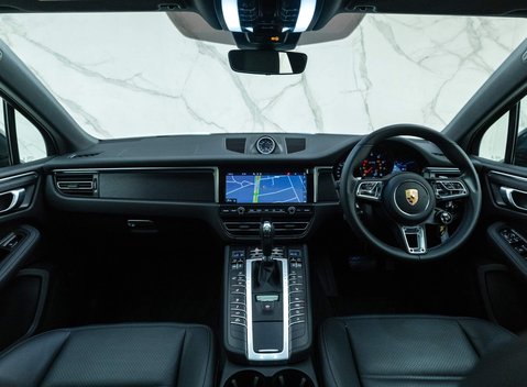 Porsche Macan GTS PDK 13