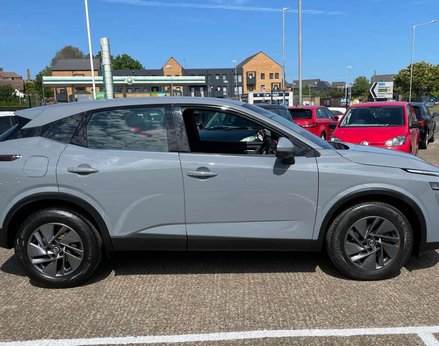 Nissan Qashqai 1.3 Qashqai Acenta Premium DiG-T MHEV 5dr 10