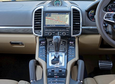 Porsche Cayenne Turbo 16