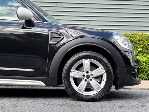 Mini Countryman COOPER 11