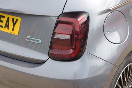 Fiat 500e La Prima 33