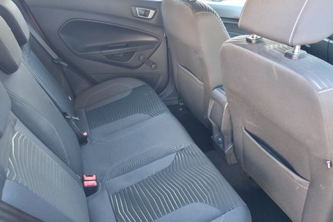 Ford Fiesta TITANIUM.. AUTOMATIC.. 6 SERVICES.. £35 ROAD TAX.. STUNNING EXAMPLE 14