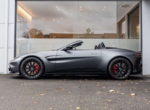 Aston Martin V8 Vantage ROADSTER 3