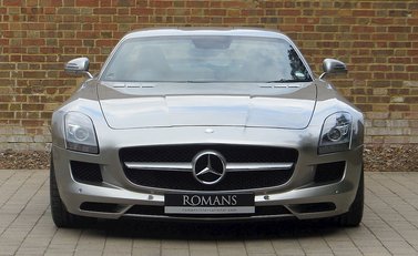 Mercedes-Benz SLS AMG 3